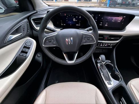 Used 2025 Buick Encore GX Avenir w/ Avenir Technology Package image 6