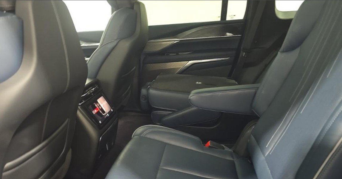 Used 2025 Cadillac Escalade IQ Sport 2 AWD/4WD image 6