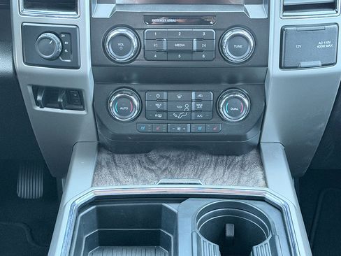 Used 2019 Ford F350 Lariat w/ Chrome Package AWD/4WD image 18