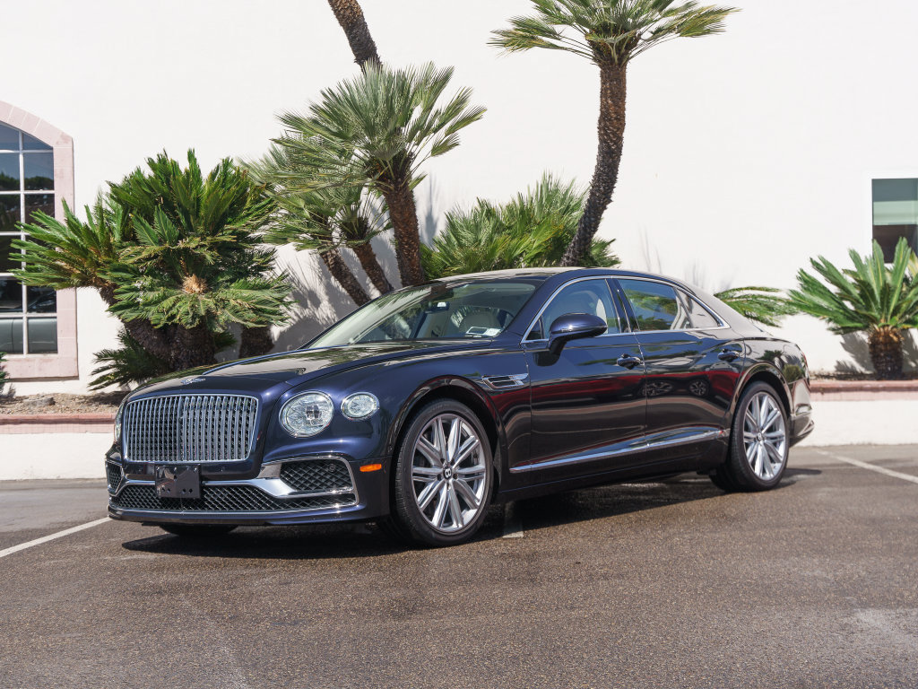 Used 2023 Bentley Flying Spur Plug-In Hybrid AWD/4WD image 36
