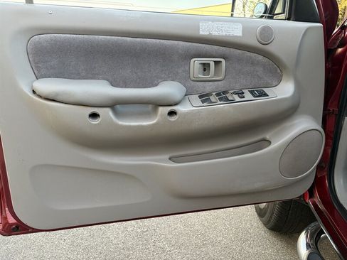 Used 2002 Toyota Tacoma PreRunner RWD image 13