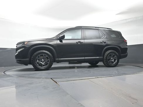Certified 2023 Honda Pilot TrailSport image 32