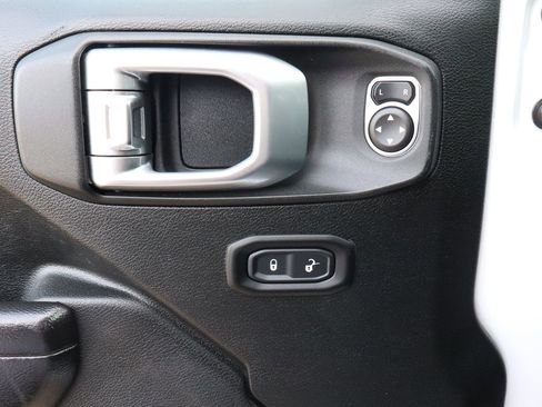 Used 2020 Jeep Gladiator Rubicon image 17