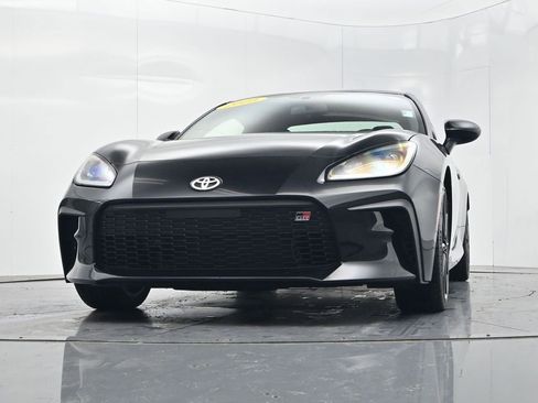 Used 2025 Toyota GR86 Premium w/ Performance Package RWD image 43