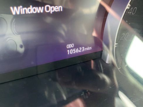 Used 2022 Toyota Highlander XLE image 8