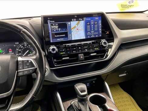 Used 2022 Toyota Highlander Platinum FWD image 5