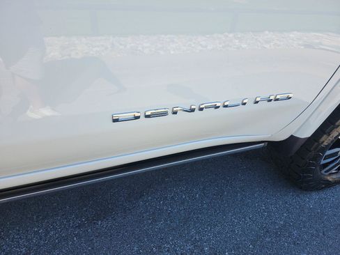 Used 2024 GMC Sierra 2500 Denali Ultimate AWD/4WD image 7