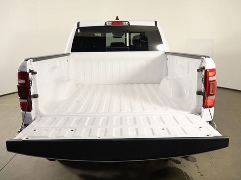Used 2022 RAM 1500 Laramie AWD/4WD image 17