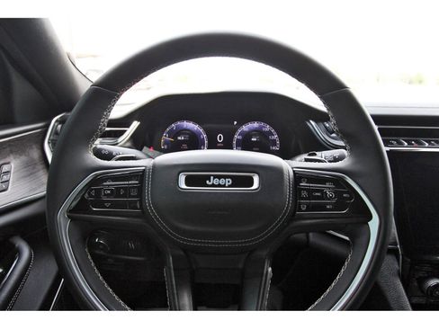 Used 2023 Jeep Grand Cherokee L Overland RWD image 17