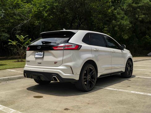 Used 2019 Ford Edge ST w/ Equipment Group 401A AWD/4WD image 9