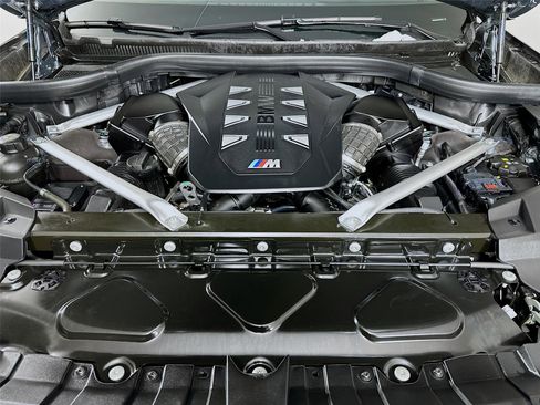 Used 2025 BMW X7 M60i w/ Executive Package image 33