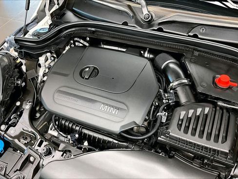 Used 2024 MINI Cooper 2-Door Hardtop w/ Storage Package FWD image 30