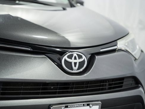 Used 2016 Toyota RAV4 LE image 10