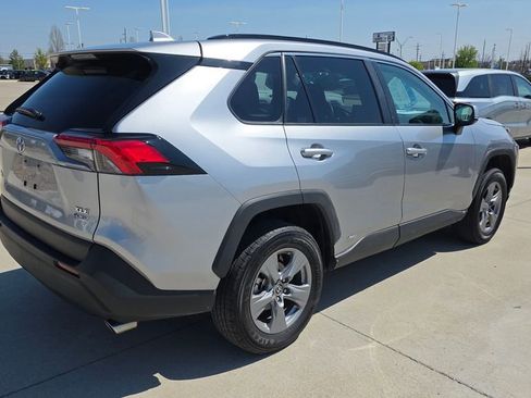 Used 2025 Toyota RAV4 XLE image 5