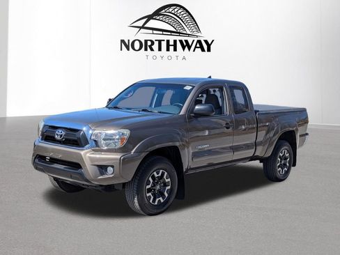 Used 2015 Toyota Tacoma 4x4 Access Cab V6 w/ SR5 Package image 6