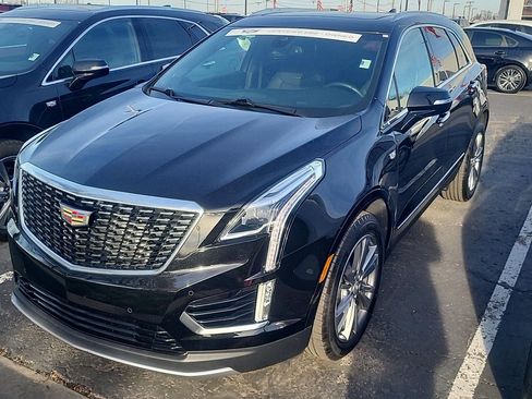 Certified 2025 Cadillac XT5 Premium Luxury image 3