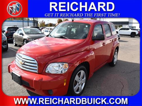 Used 2010 Chevrolet HHR LS image 1
