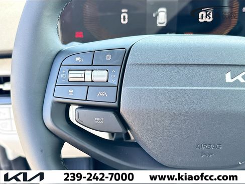 New 2026 Kia Sportage EX w/ EX Panorama Roof Package FWD image 36