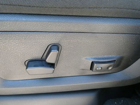 New 2026 RAM 2500 Big Horn AWD/4WD image 17