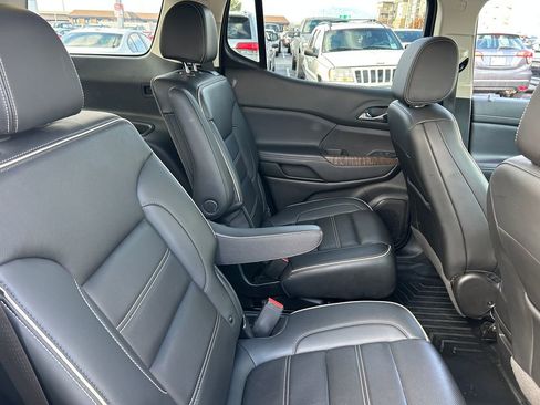 Used 2022 GMC Acadia Denali w/ Denali Ultimate Package image 35