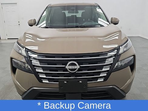 Used 2025 Nissan Rogue SV AWD/4WD image 4