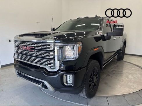 Used 2022 GMC Sierra 2500 Denali w/ Denali Black Diamond Edition image 3
