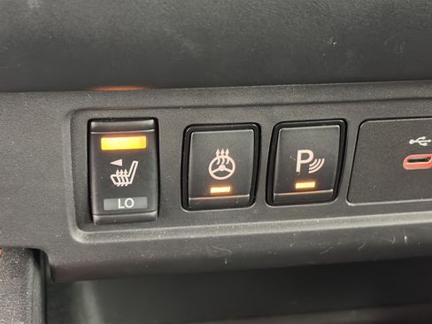 Used 2022 Nissan Frontier PRO-4X image 24