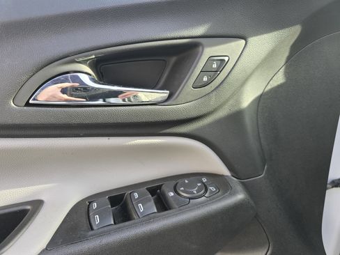 Used 2024 Chevrolet Equinox LT AWD/4WD image 16