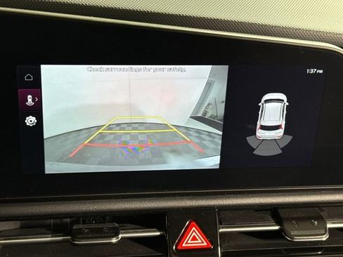 Used 2025 Kia Niro EX w/ EX Cold Weather Package image 21