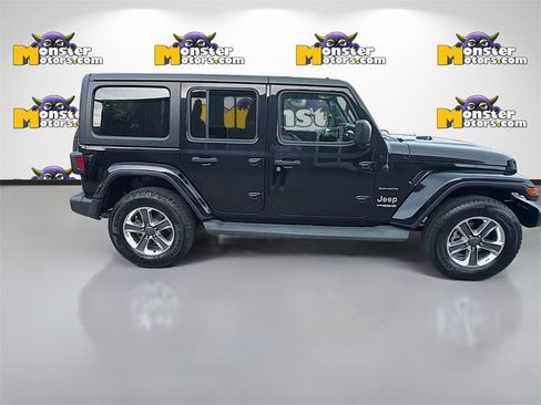 Used 2020 Jeep Wrangler Unlimited Sahara image 4