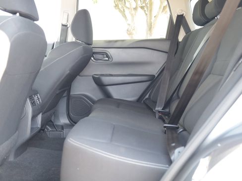 Used 2024 Nissan Rogue S FWD image 19