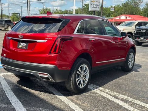 Used 2021 Cadillac XT5 Premium Luxury FWD image 6