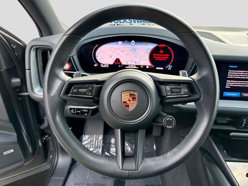 Used 2025 Porsche Cayenne AWD/4WD image 29