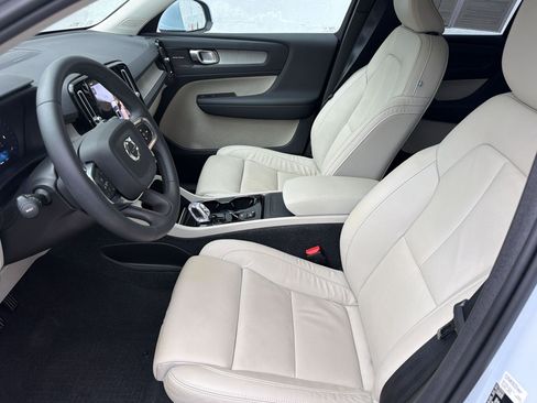 Used 2024 Volvo XC40 B5 Ultimate w/ Protection Package Premier AWD/4WD image 5