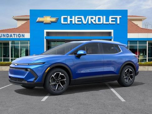 New 2026 Chevrolet Equinox EV LT image 2