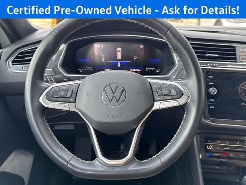 Certified 2023 Volkswagen Tiguan SE w/ Panoramic Sunroof Package AWD/4WD image 11