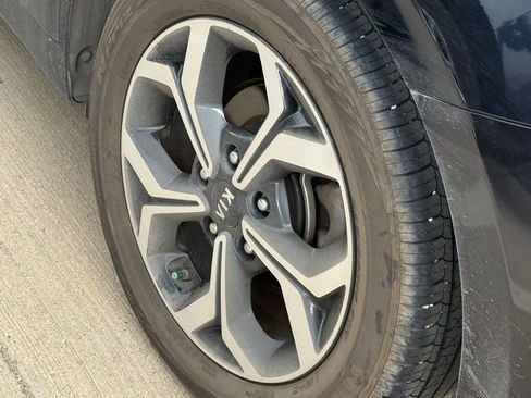 Used 2019 Kia Forte LXS FWD image 8