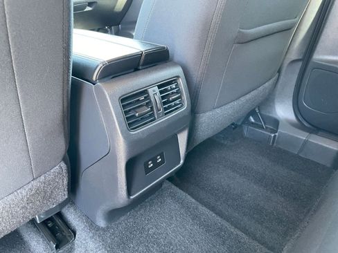 Used 2025 Nissan Rogue SV image 24