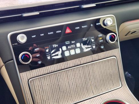 New 2026 Genesis GV80 2.5T Advanced image 13