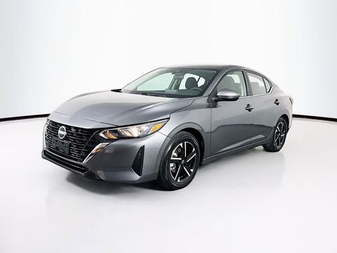 Used 2024 Nissan Sentra SV image 3