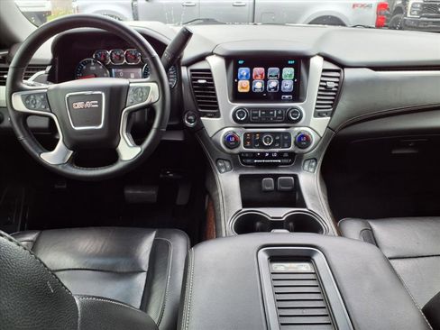 Used 2017 GMC Yukon SLT image 18