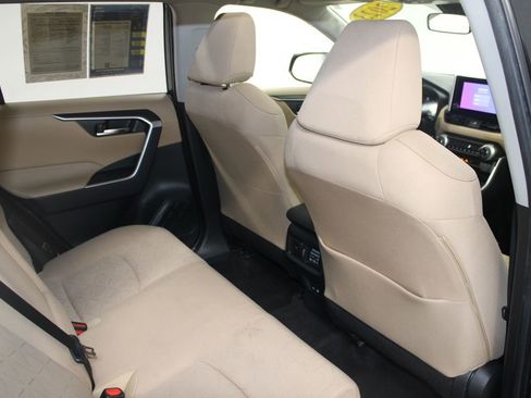 Used 2023 Toyota RAV4 XLE w/ Convenience Package image 32
