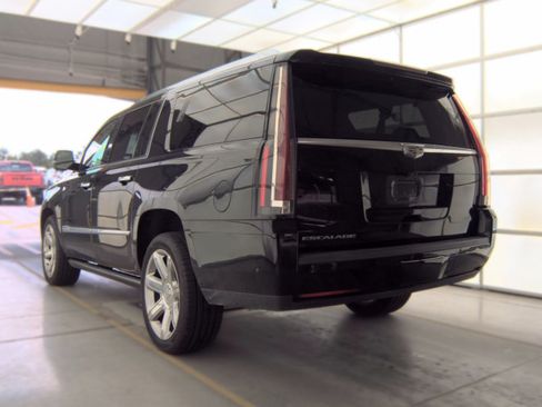 Used 2018 Cadillac Escalade ESV Premium Luxury AWD/4WD image 6