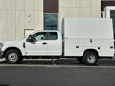 Used 2022 Ford F350 XL w/ Power Equipment Group image 6