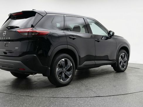 Used 2025 Nissan Rogue SV image 9