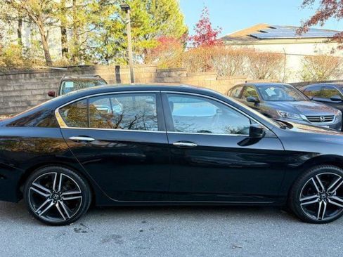 Used 2017 Honda Accord LX image 8