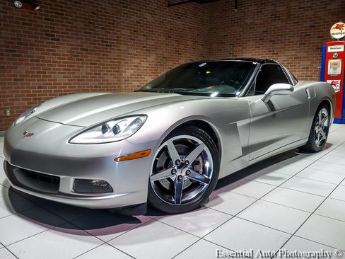 Used 2008 Chevrolet Corvette Coupe w/ Preferred Equipment Group RWD image 2