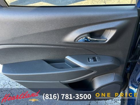 Used 2024 Chevrolet Trax LT w/ Driver Confidence Package image 35