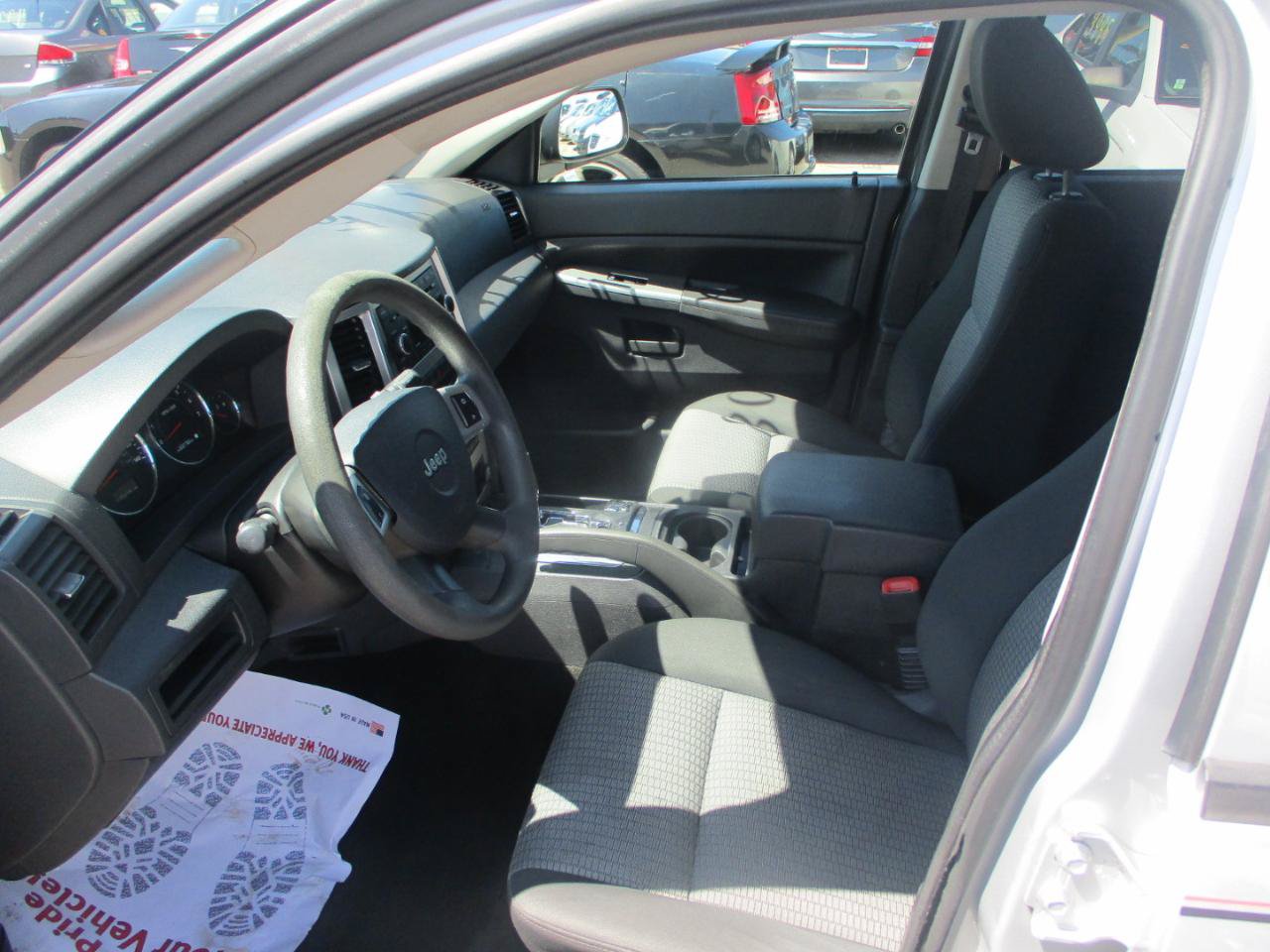 Used 2008 Jeep Grand Cherokee Laredo w/ Trailer Tow Group IV AWD/4WD image 10