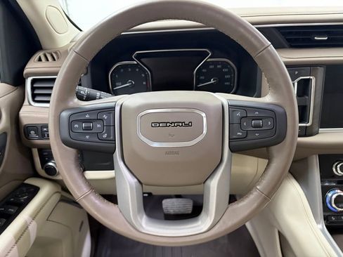 Used 2021 GMC Yukon Denali w/ Advanced Technology Package AWD/4WD image 19